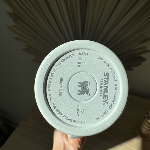 Stanley White Insulated Travel Mug - Picture 4 of 4